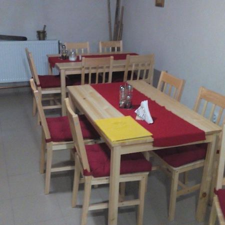 Gasthaus Casa Cosmin Dobra Exterior foto